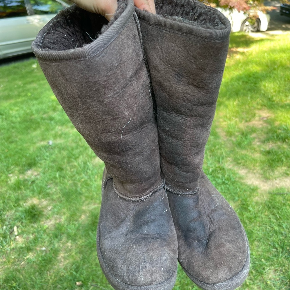 Women Authentic UGG Dark Brown Tall Size 5